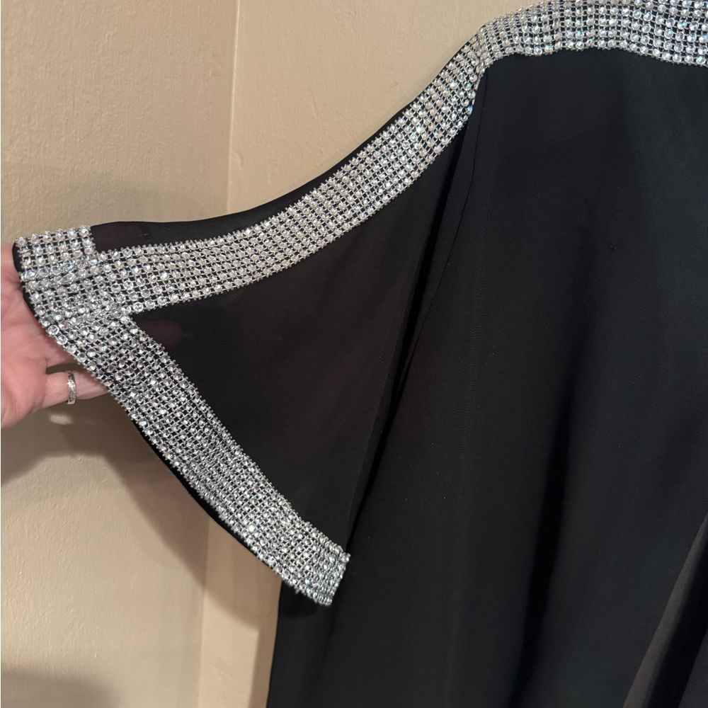 Hosanna Design Chic Black Short-Sleeve Open Cardigan with Silver Sparkle Trim - Picture 3 of 6